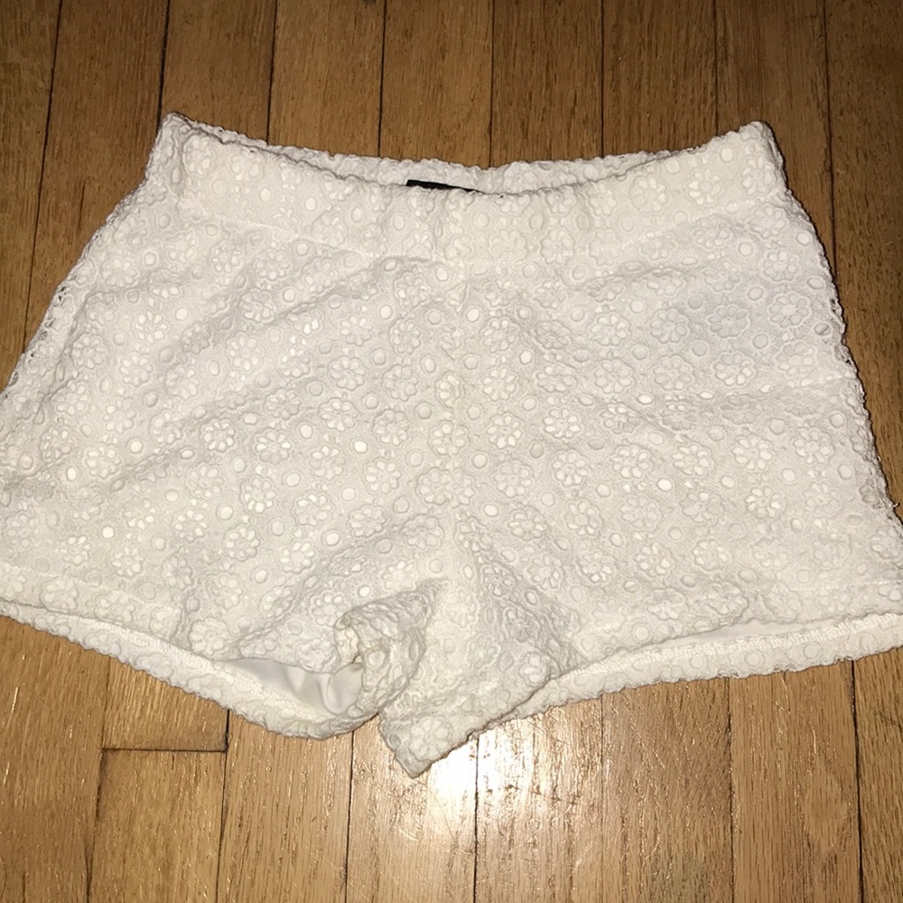 White forever 21 shorts